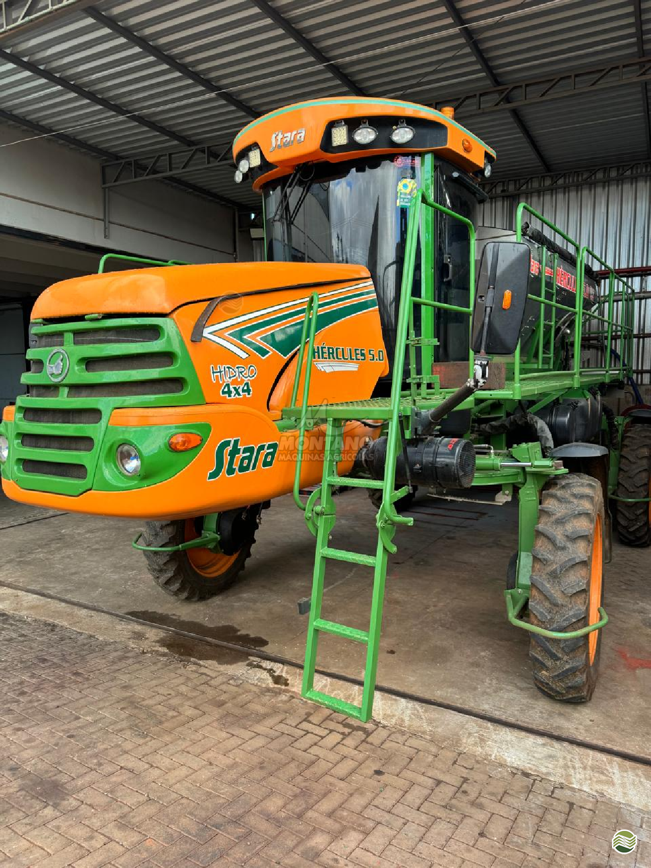DISTRIBUIDOR AUTOPROPELIDO STARA HERCULES 5.0 Tração 4x4 Montano Máquinas Agrícolas LAGOA VERMELHA RIO GRANDE DO SUL RS